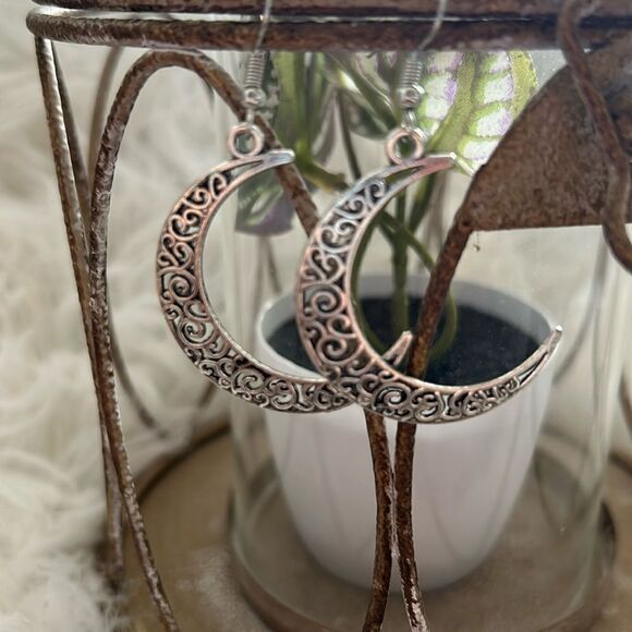 Silver moon earrings - Picture 1 of 2